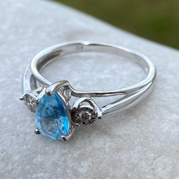 Genuine Blue Topaz Ring 10k white gold with Diamond accent teardrop stamped - Picture 6 of 16
